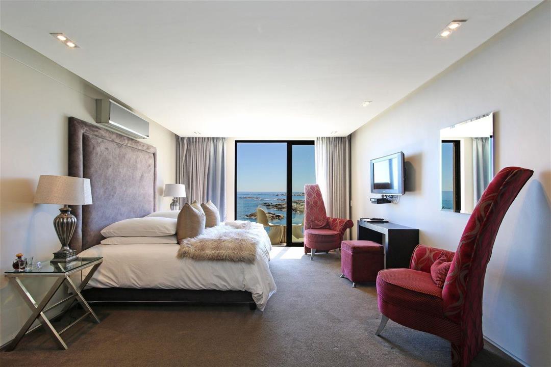 Triton luxury room